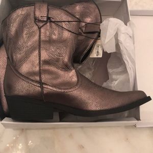 NWT Forever21 Gunmetal Cowboy Boots